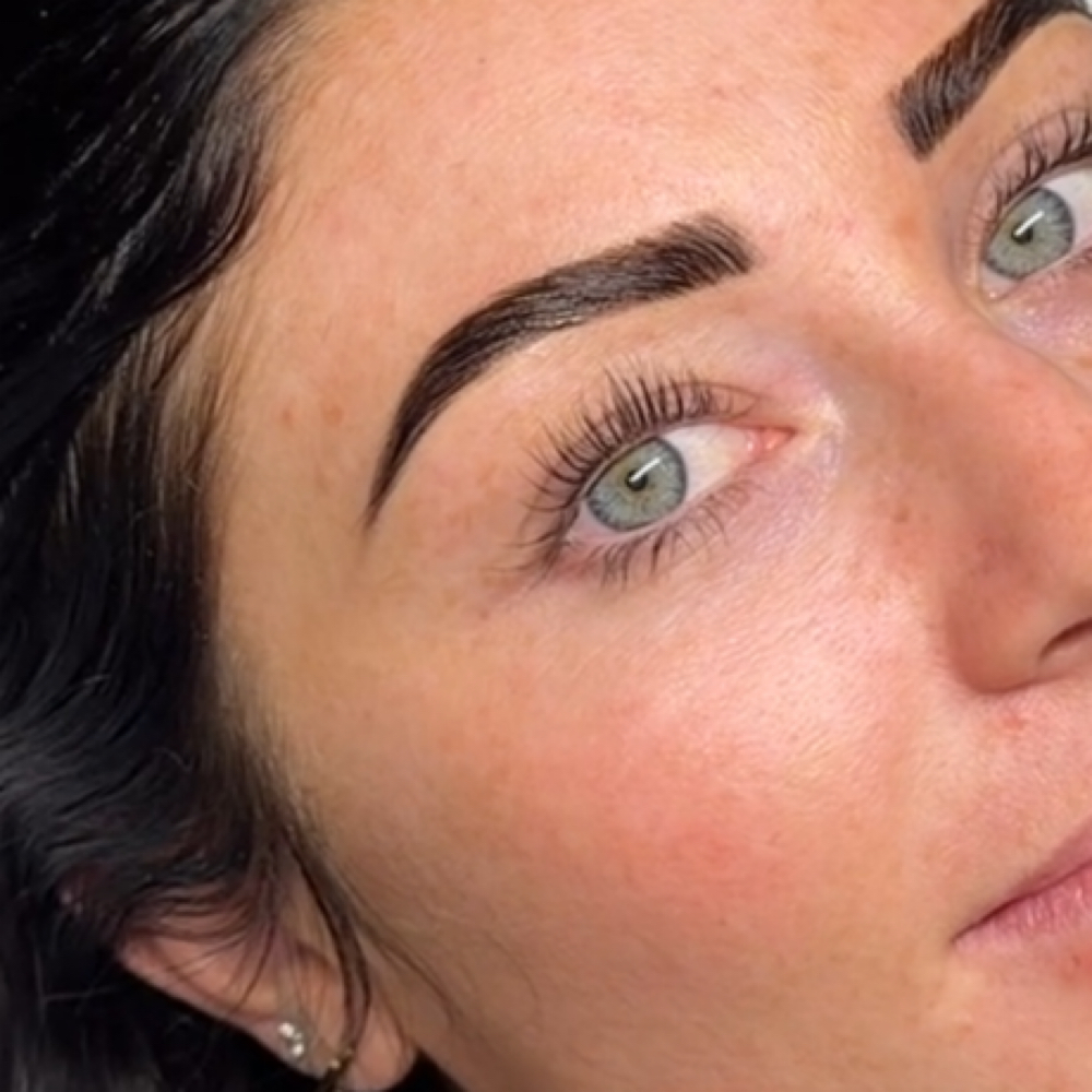 Brow Lamination Maintenance + Tint at Browé Studio in Dallas, TX