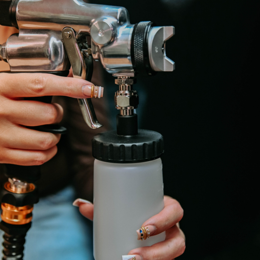 Spray Tan at Mi Nails LLC in Waynesboro, VA