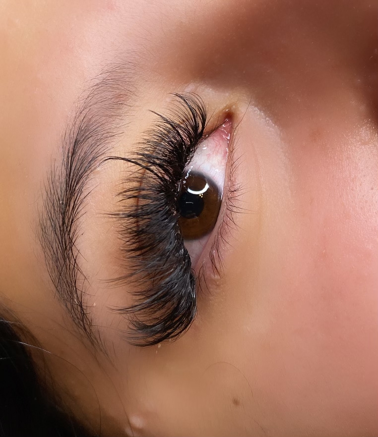 FS Wispy/Strip Lash Style