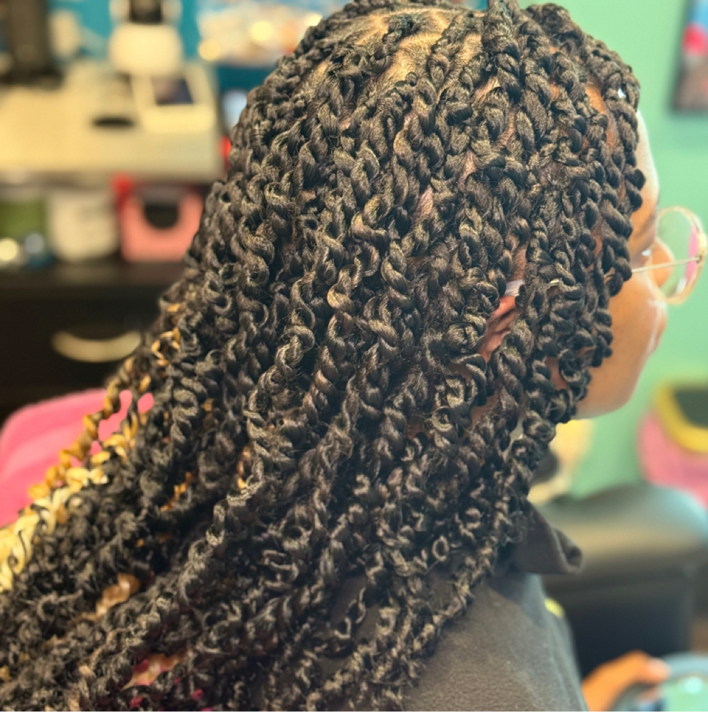 Distressed Passion Twists - Medium at Hair By Alexicia LLC in Brandywine, MD