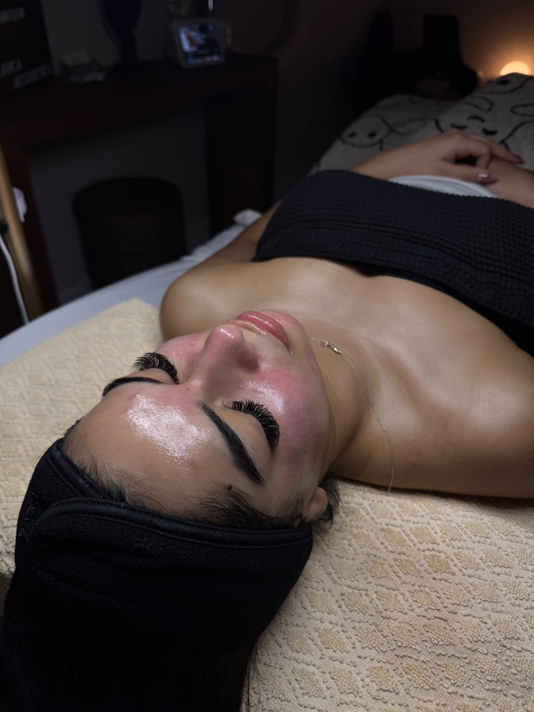 60 Min Custom Facial/Personalizado at Blanca Aesthetics in Joliet, IL