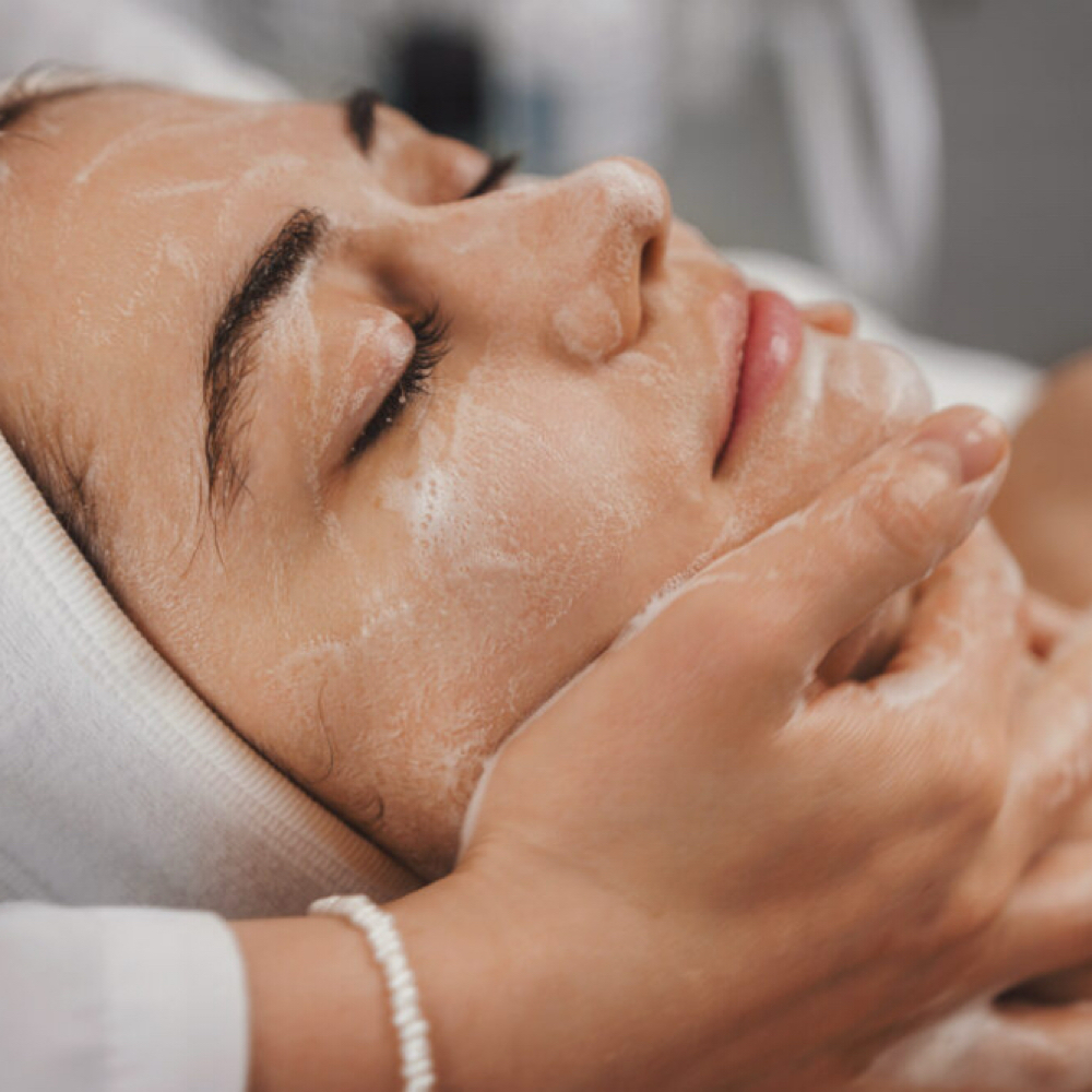 Lunchtime Facial (Basic facial)