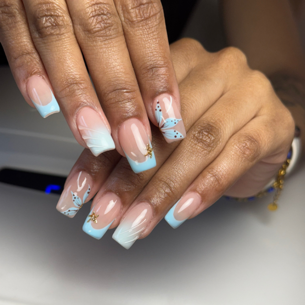 Large Nail Art (Decoración Grande) at Atbeautystudiochi in Oak Lawn, IL