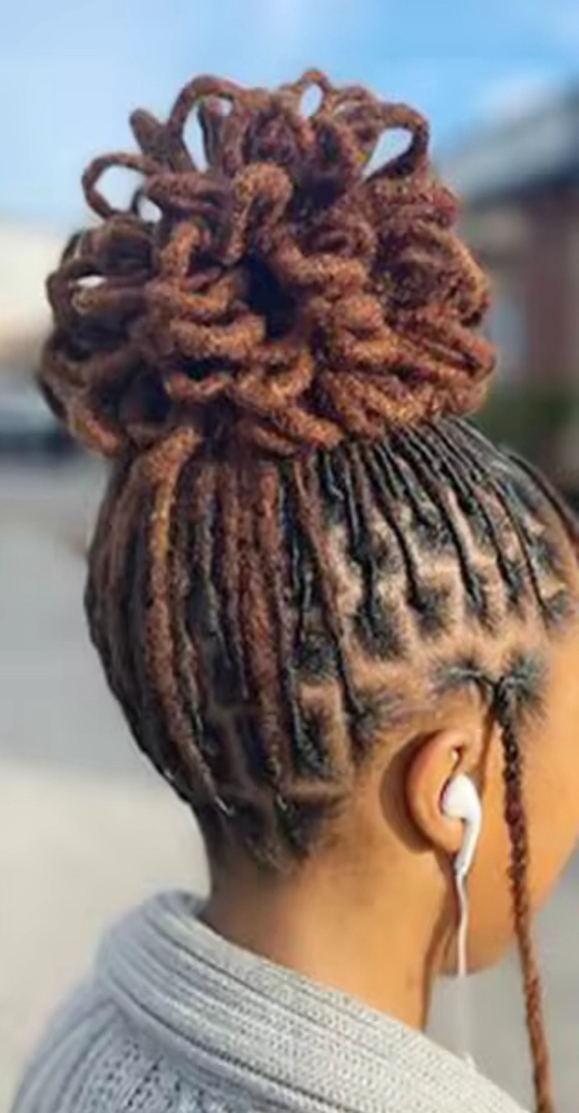 Palm retwist w/ Petal bun