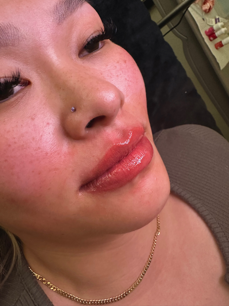 LIP BLUSHING (Valentine’s Special)