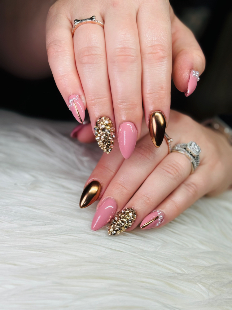 Full cover nail with Rhinestones
