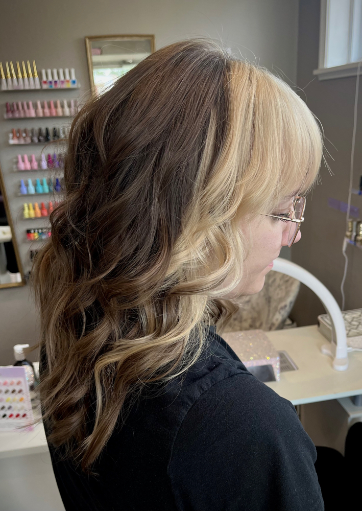 Women’s Haircut & Style