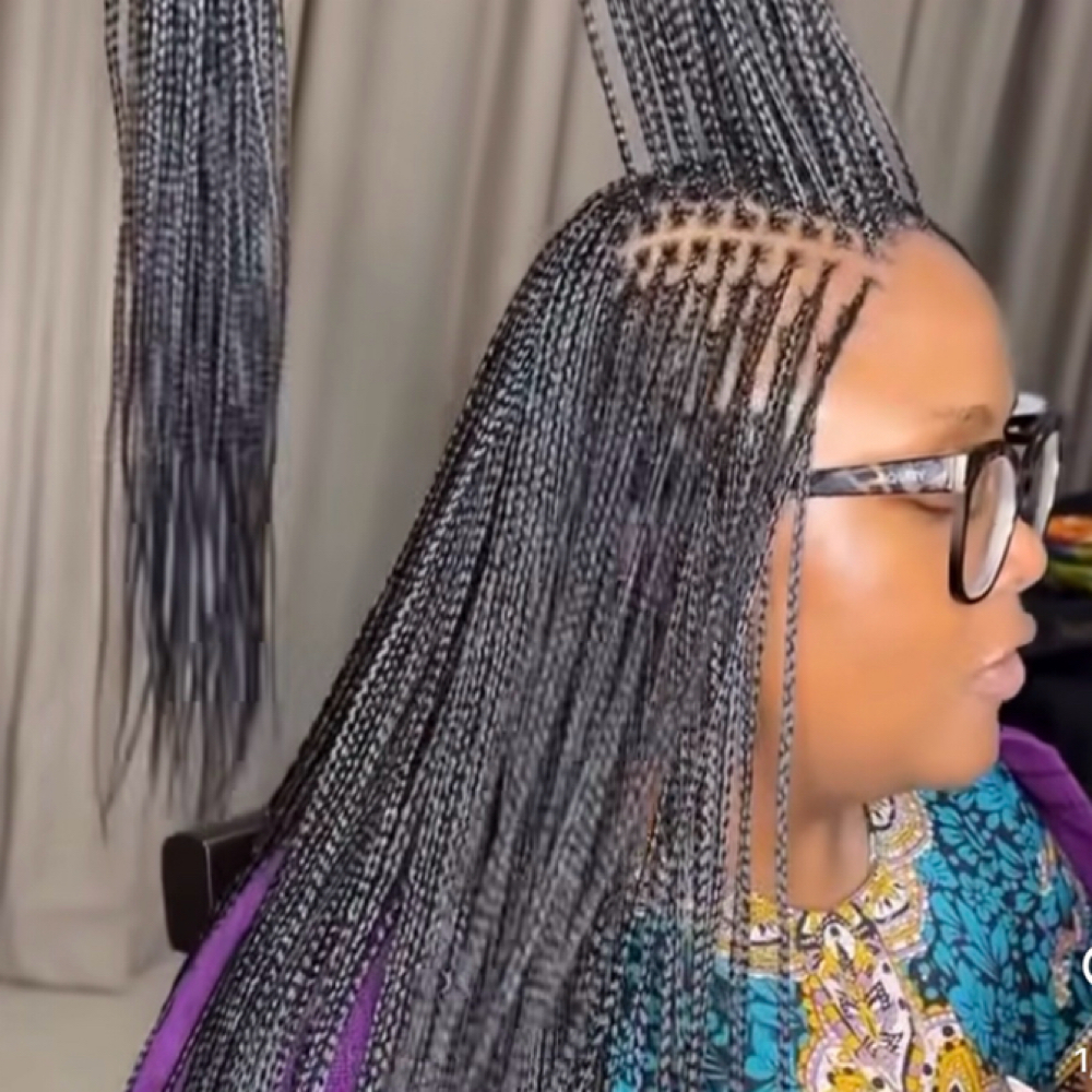 MICRO BONELESS KNOTLESS/ Boxbraids at Celia Braids in CHARLOTTE, NC