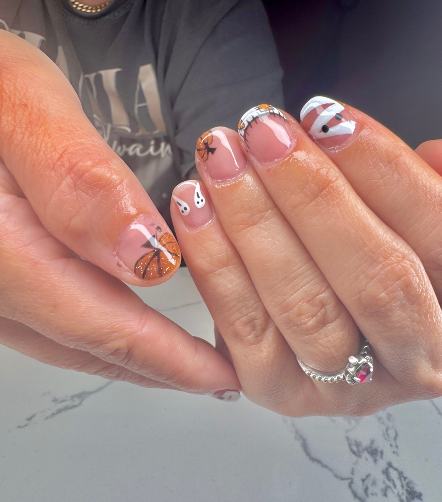 Gel Manicure with Designs at miaxclaws in Baytown, TX