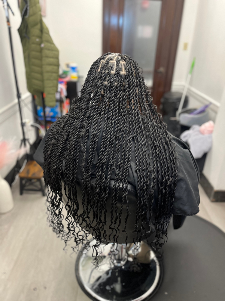 MEDIUM ISLAND TWISTS w/ Arly