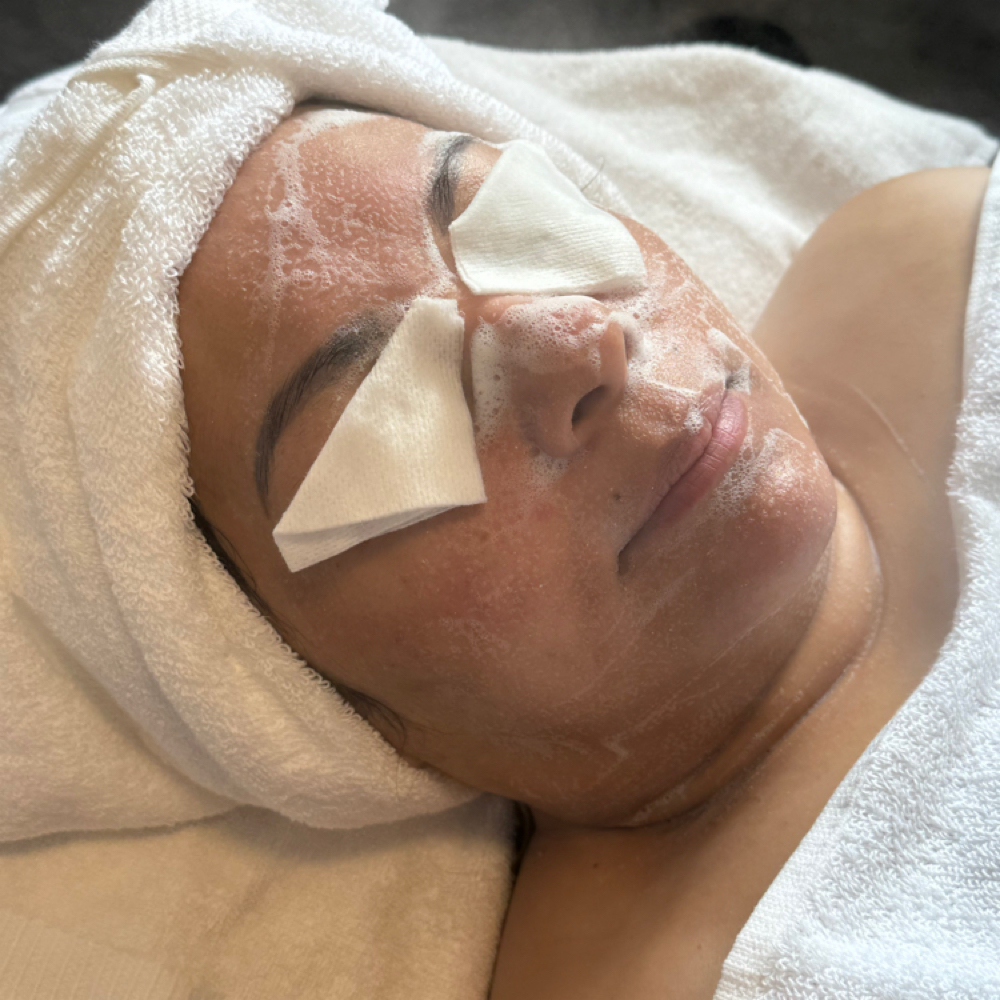 Essential  Facial at Chic Claws in Chicago, IL