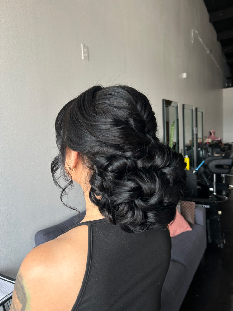 Bridal Hairstyling With Carolina