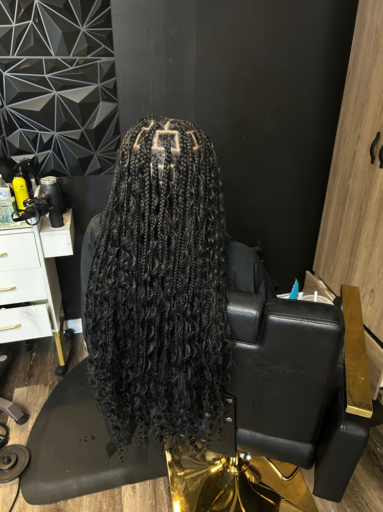 Medium Knotless Braids