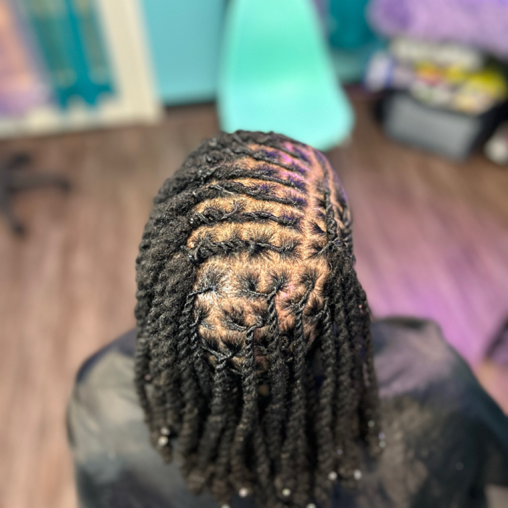 Retwist & Freestyle(Summer Special) at Thahairtherapist in Houston, TX