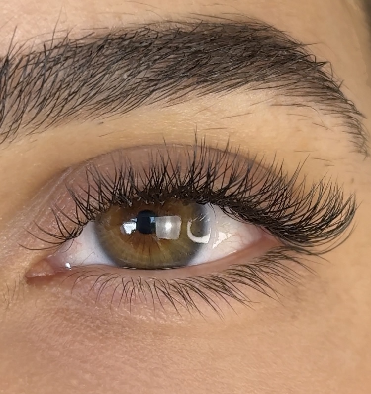 Mega Classic Set (2D) at Luna Lash in Naples, FL