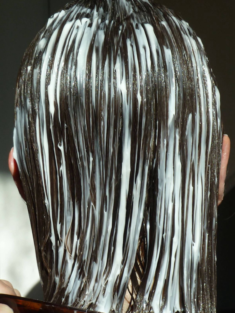 Moisturizing Treatment & Style