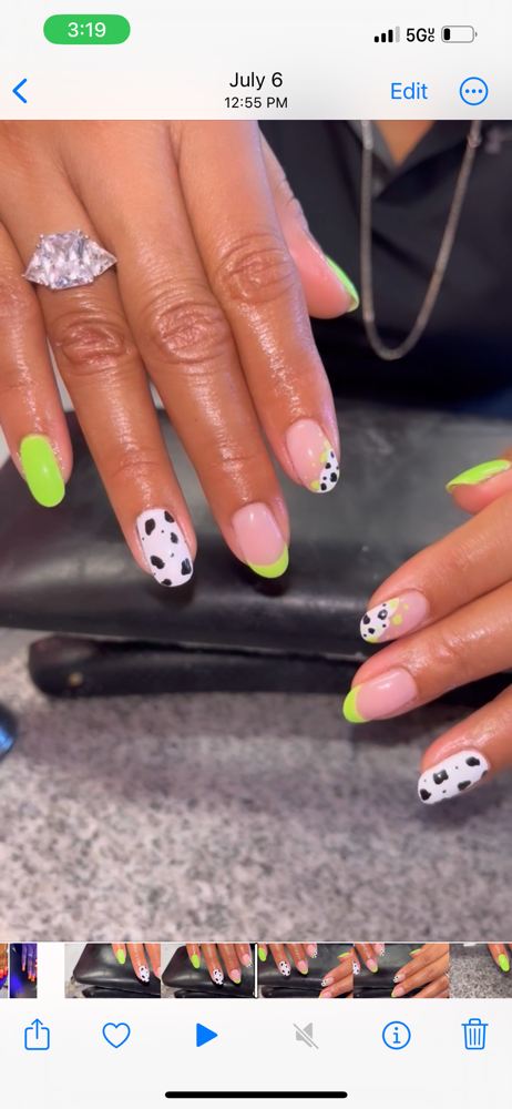 Deluxe Manicure