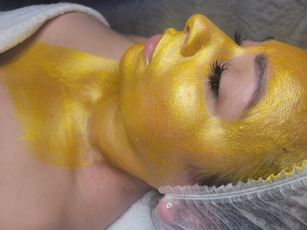 Brazilian Gold Chemical Peeling