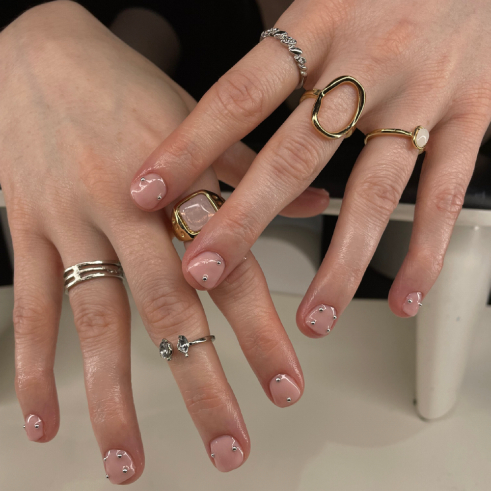 Natural Nail Mani at Fresh Sets Harlem in New York, NY