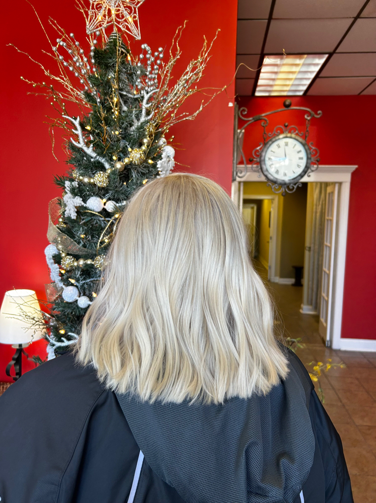 WOMENS HAIRCUT