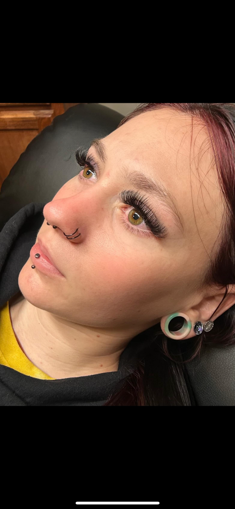 Mega Volume Lash Extensions