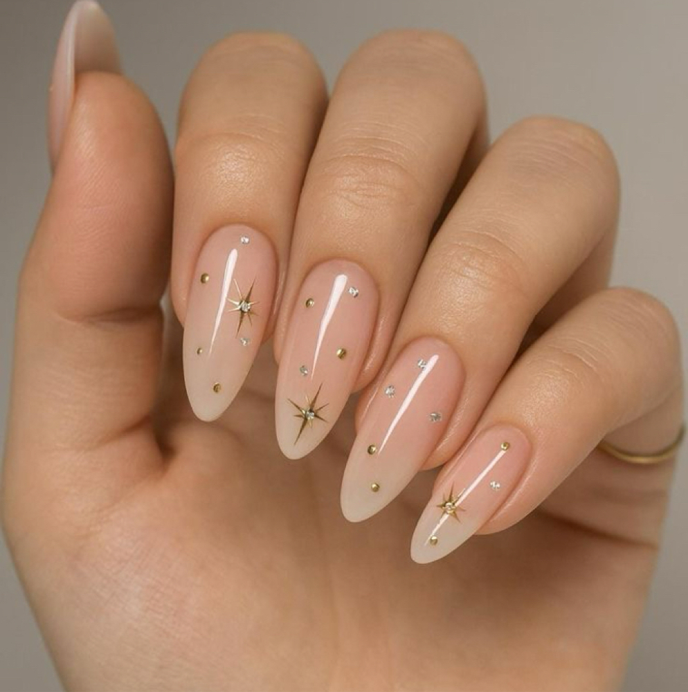 MINIMAL NAIL ART at Nailed by María in Cedar Hill, TX