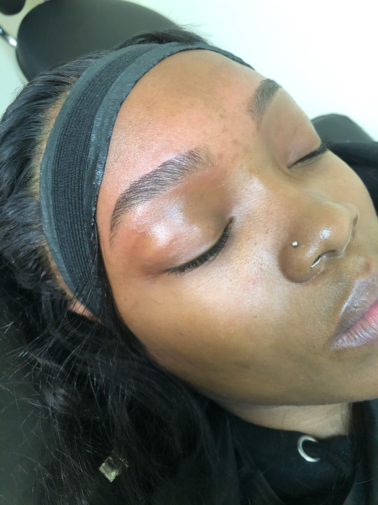 Brow Maintenance - TWEEZING