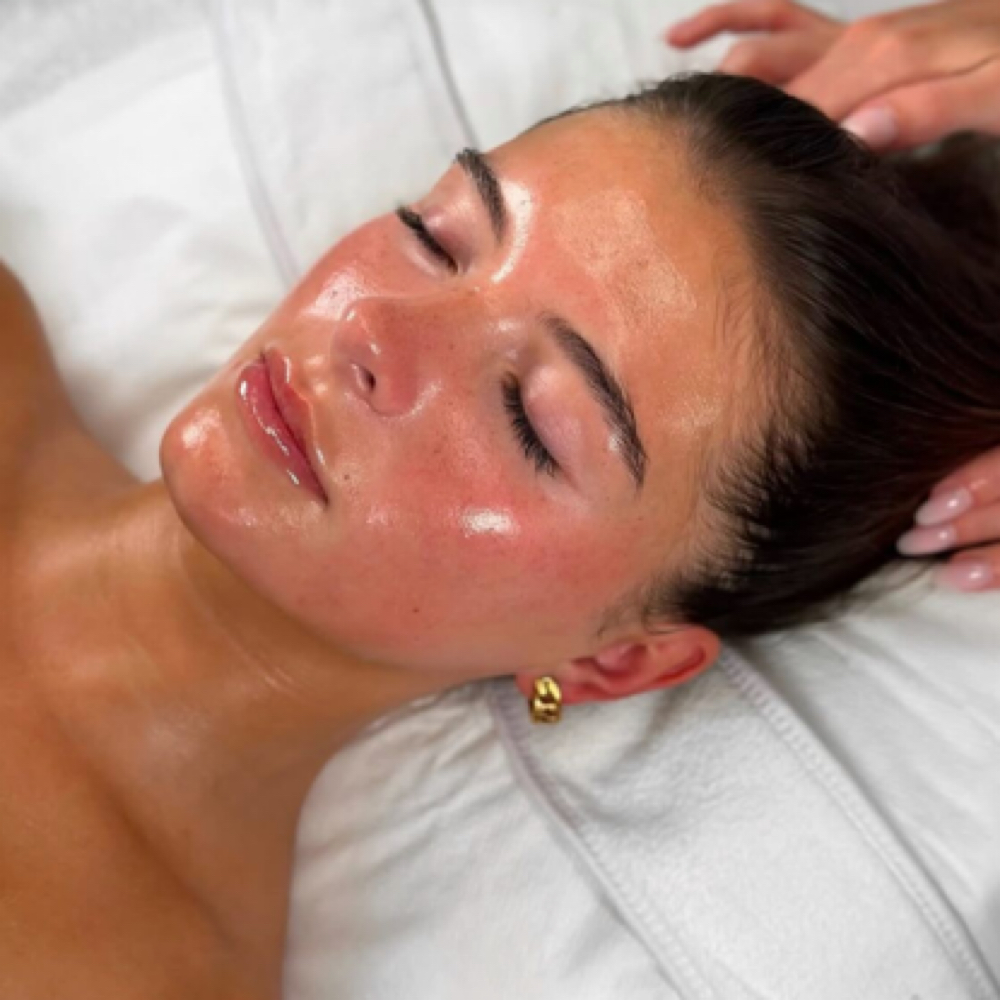 Deep Exfoliant Facial at Doliveira Aesthetics in Cumberland, IN