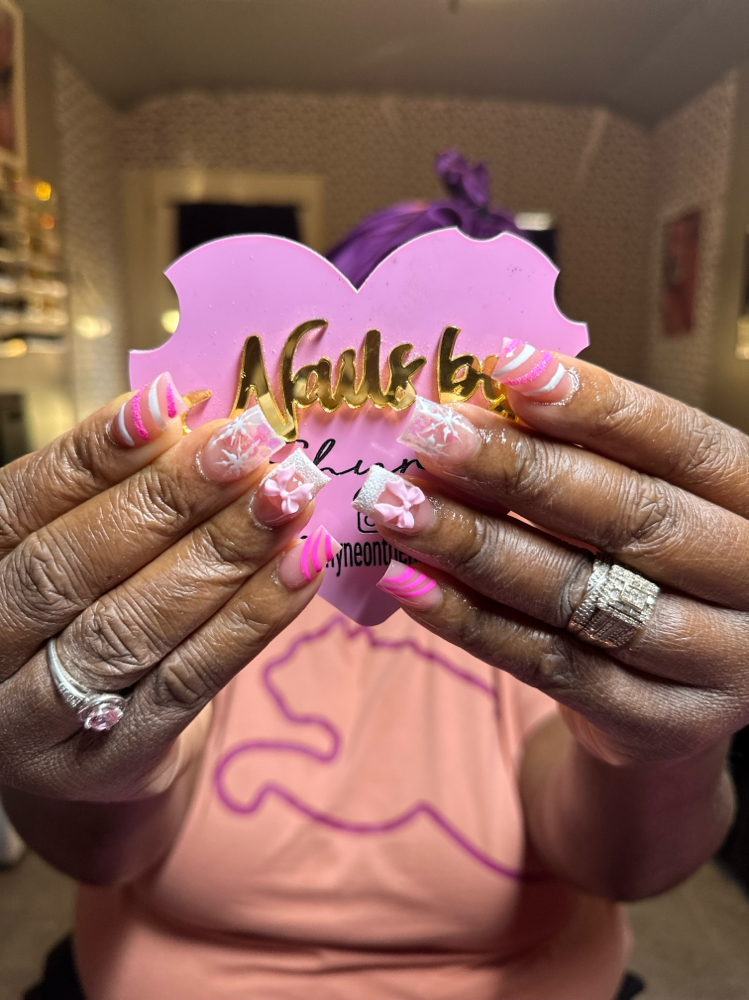short set W/ Bling Or design at ShyneontheNails in Opelousas, LA
