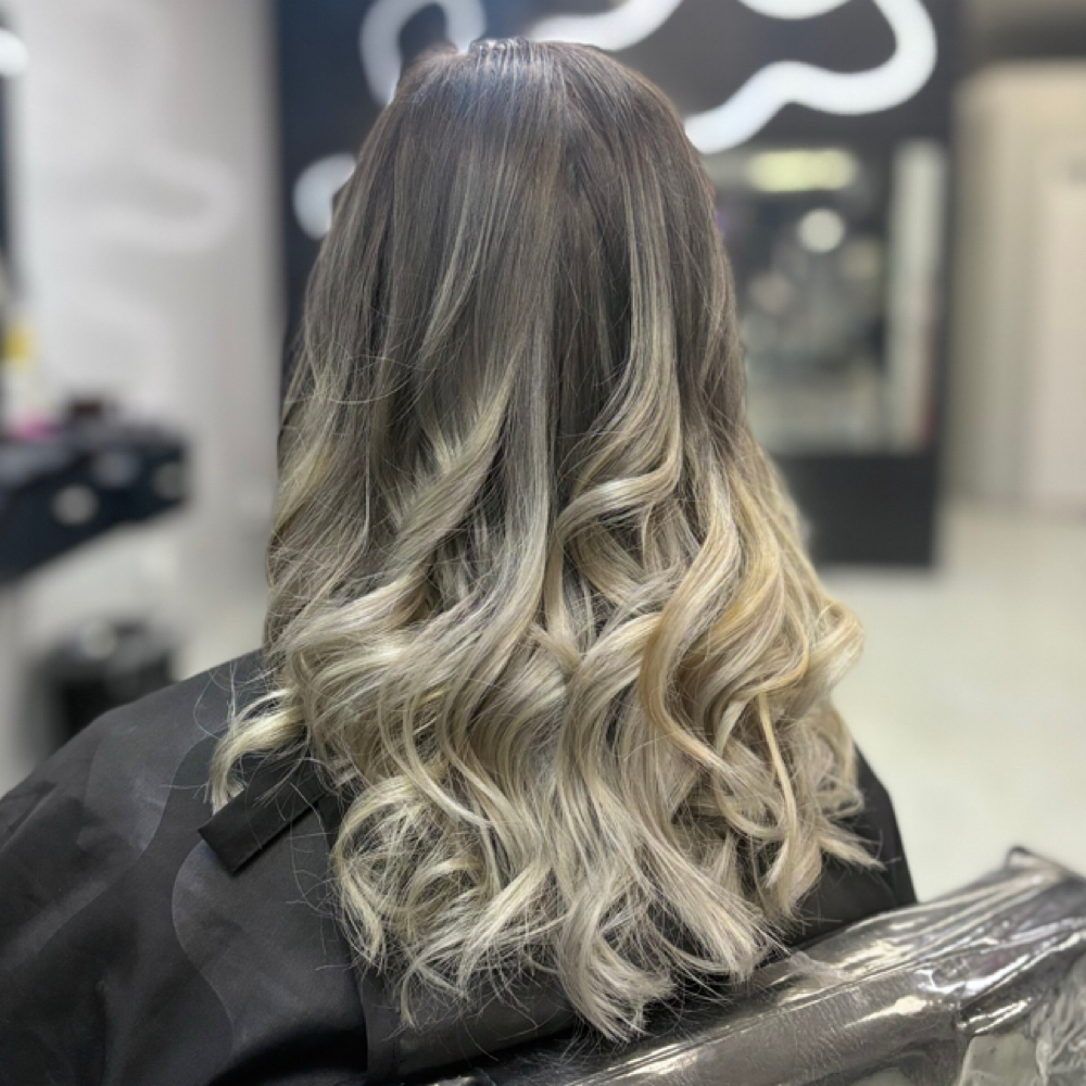 Retoque de Matiz / Toner Refresh at Beauty Salon Latin in Raleigh, NC