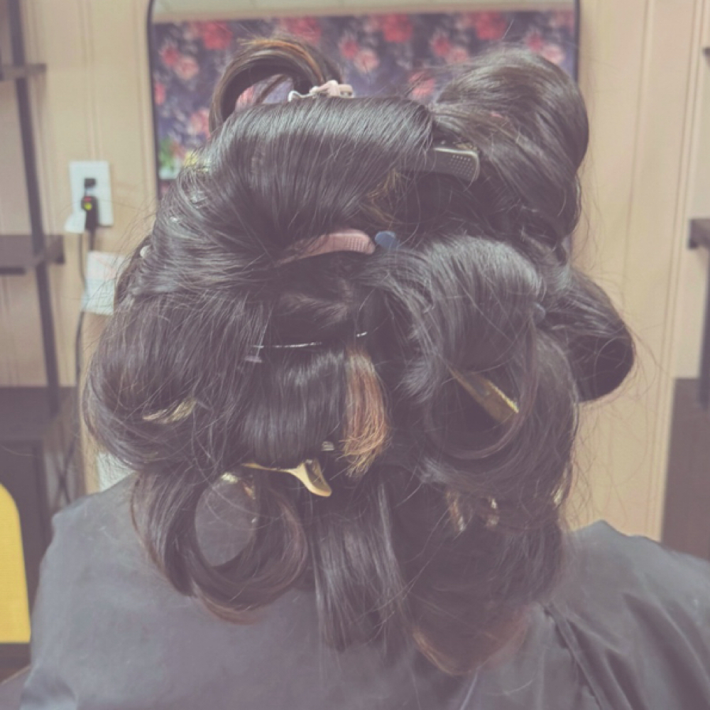 Extended Shampoo + Blowout at Luna Rose TX Hair in Killeen, TX