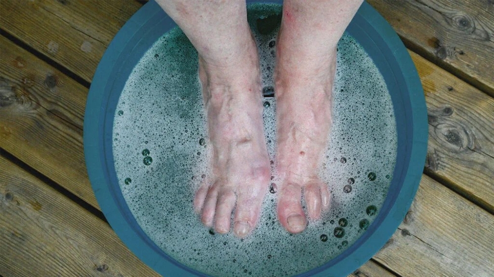 Nails: Nail Trim & Shaping w/ Soak