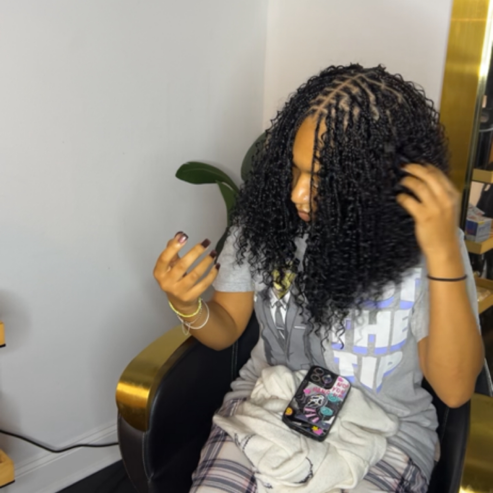 Small Shoulder length boho knotless at Rach_bstyling in New Orleans, LA