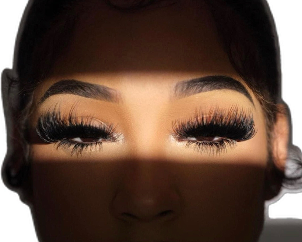 Strip Lash Application