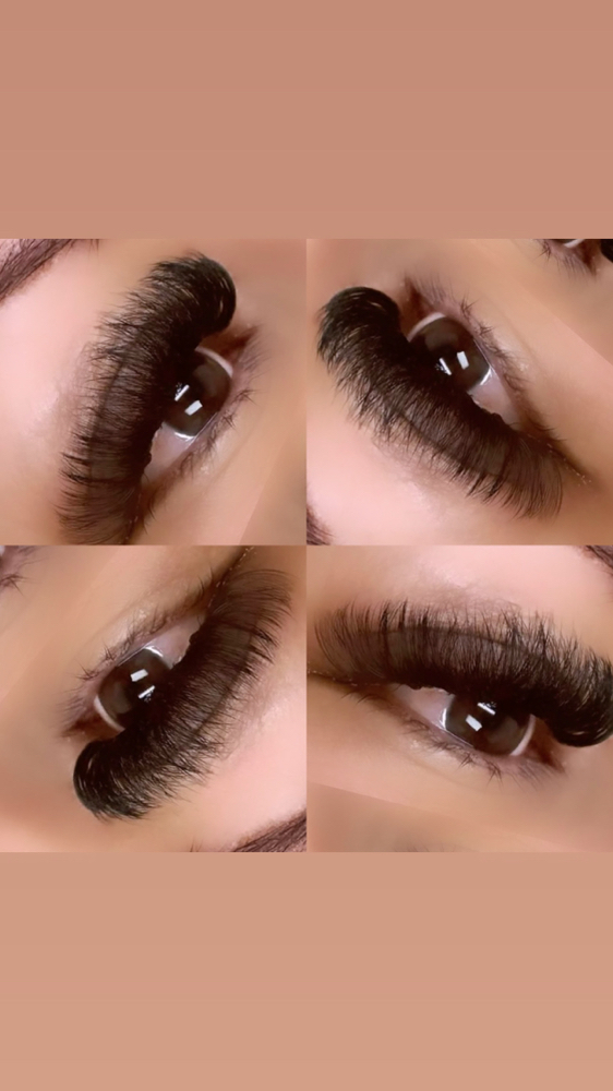 Volume Lash Set at TresChic Beauty Lounge in San Diego, CA