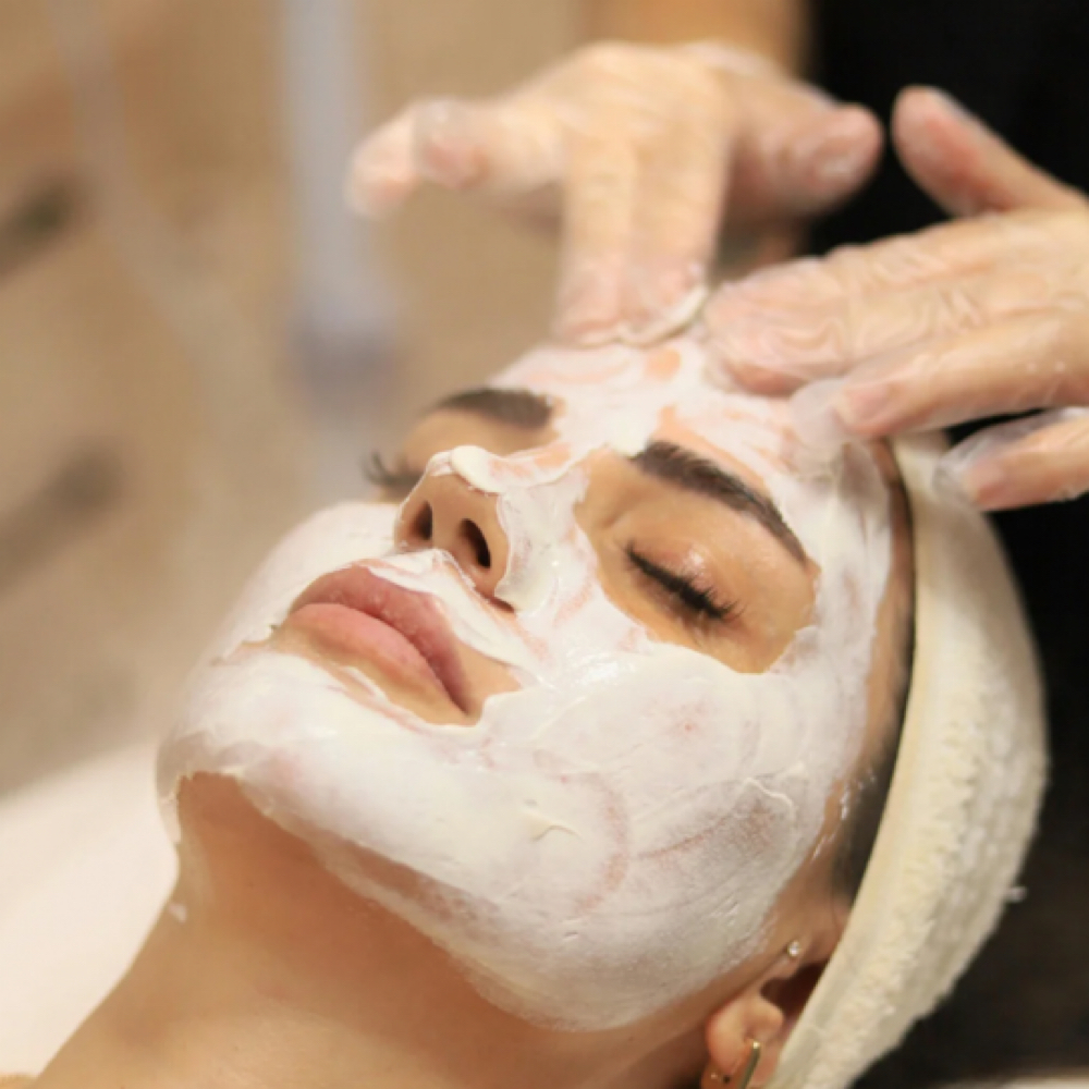Deep Skin Cleansing at CRISTHIANE BRAGA PMU in Hudson, MA