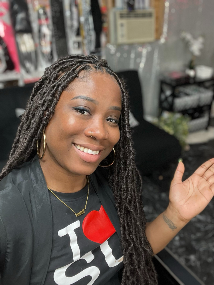 Soft/butterfly Locs 18”/22”