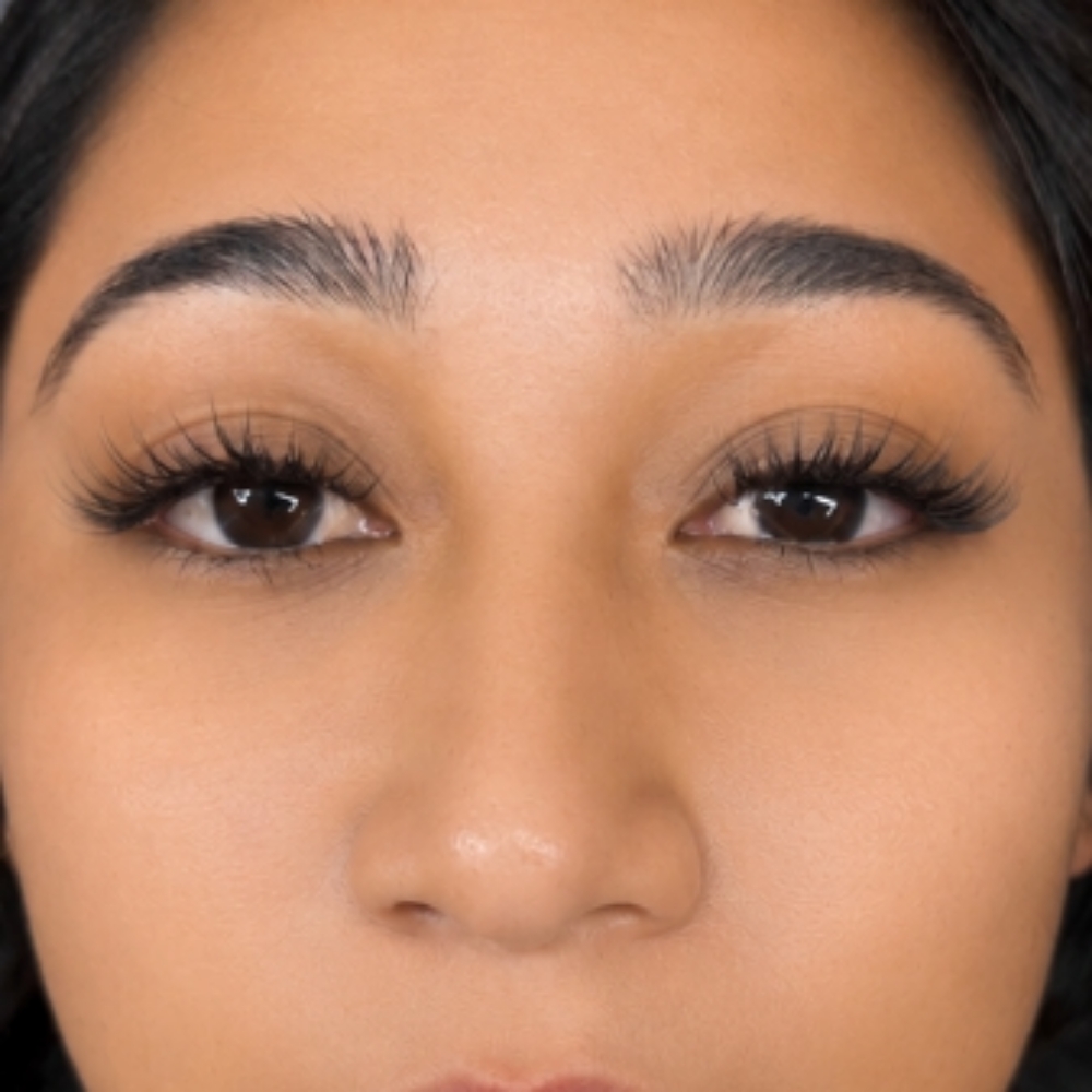 Hybrid Full Set at LASHME Uyen Beauty Studio in San Diego, CA