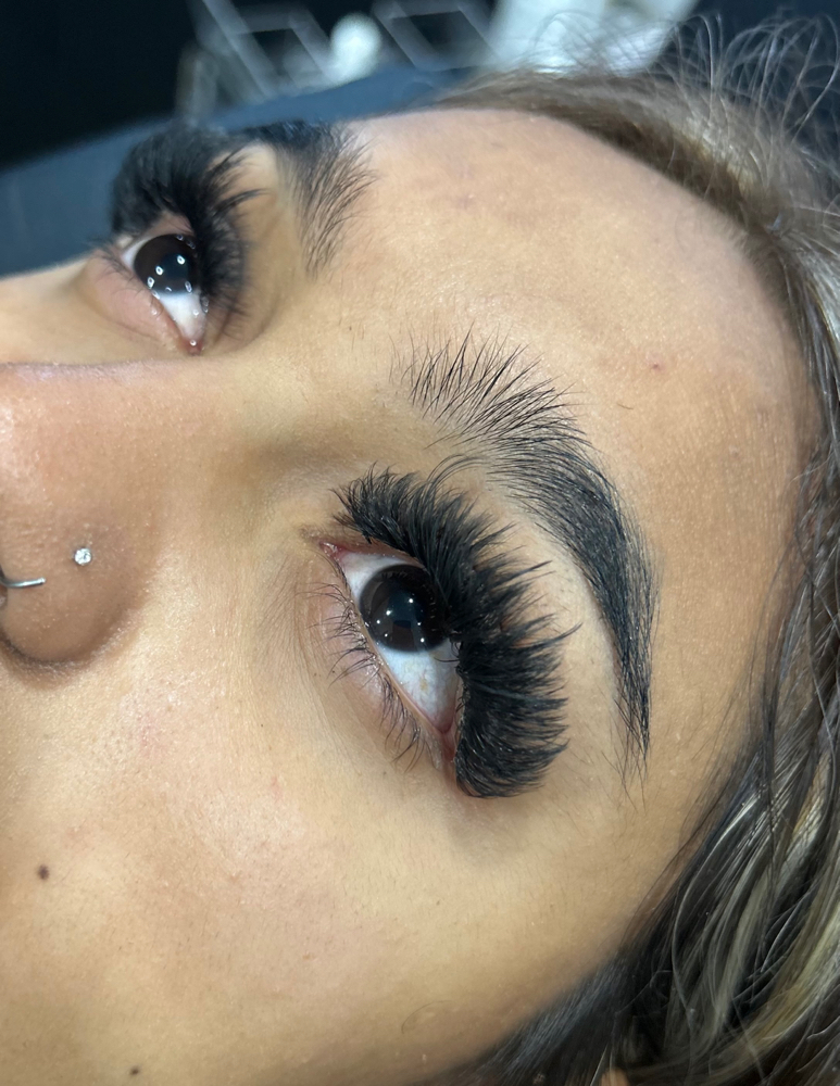 Extenciones de Pestañas- Wispy at Glamour Studios in Tulsa, OK