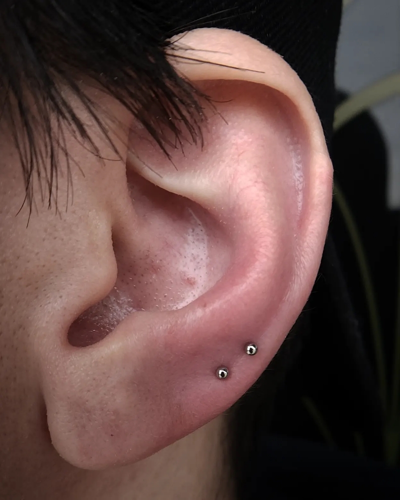 High Ear Lobe (Double Or Stacked)