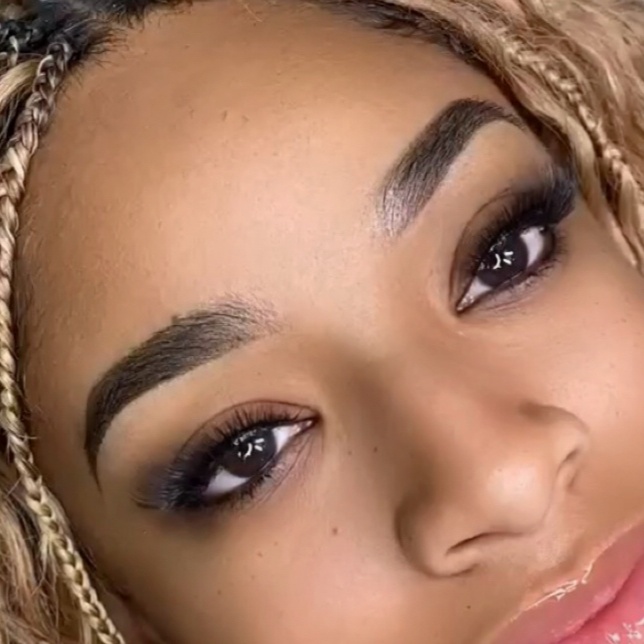 OMBRÉ BROWS TOUCH-UP  (1-6 MONTHS)