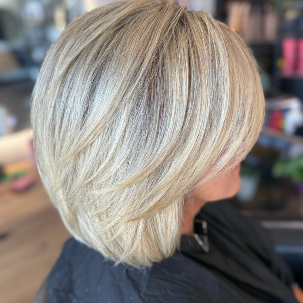 Platinum Toner/Gloss at Platinum Beauty Co in Benton, LA