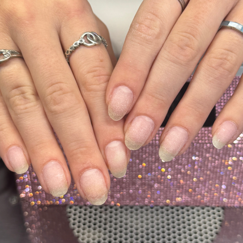 Foreign Soak Off at Nayaa’s Nails in La Moille, IL