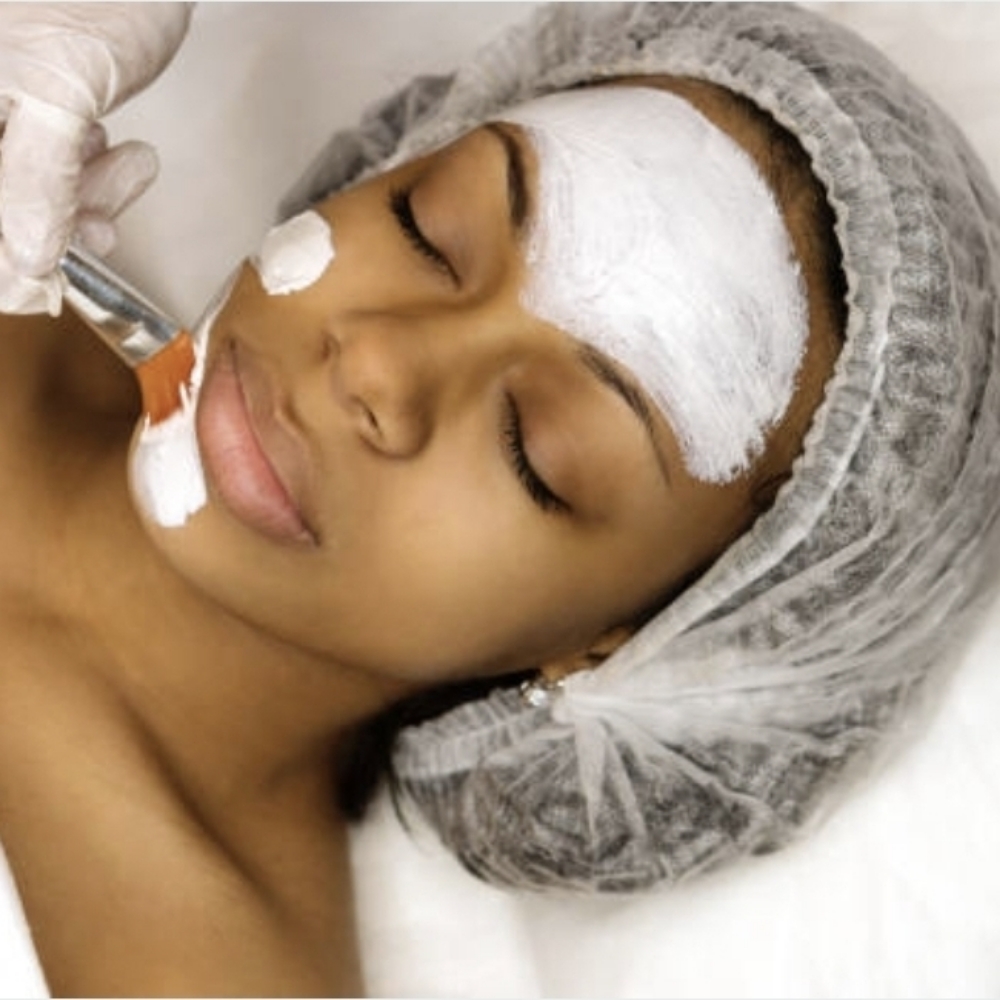 Basic Facial at Divine Design Studio in Stone Park, IL