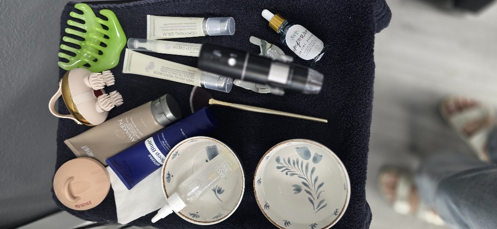 Awaken Scalp Facial & Mini Facial