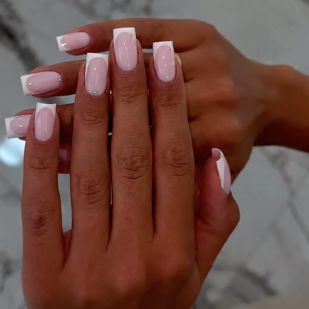 CLASSIC POLISH CHANGE at 𝓼𝓮𝓿𝓮𝓷 14 𝓼𝓽𝓾𝓭𝓲𝓸 in Keego Harbor, MI