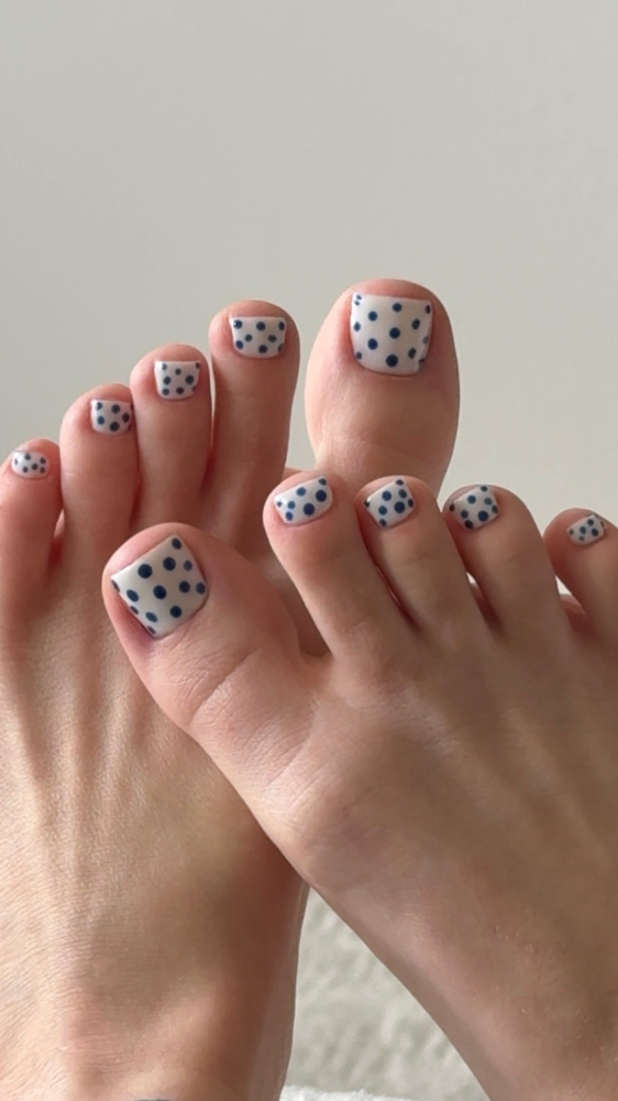 Dry Gel Pedicure at BELAVÉ BEAUTY in Vancouver, WA