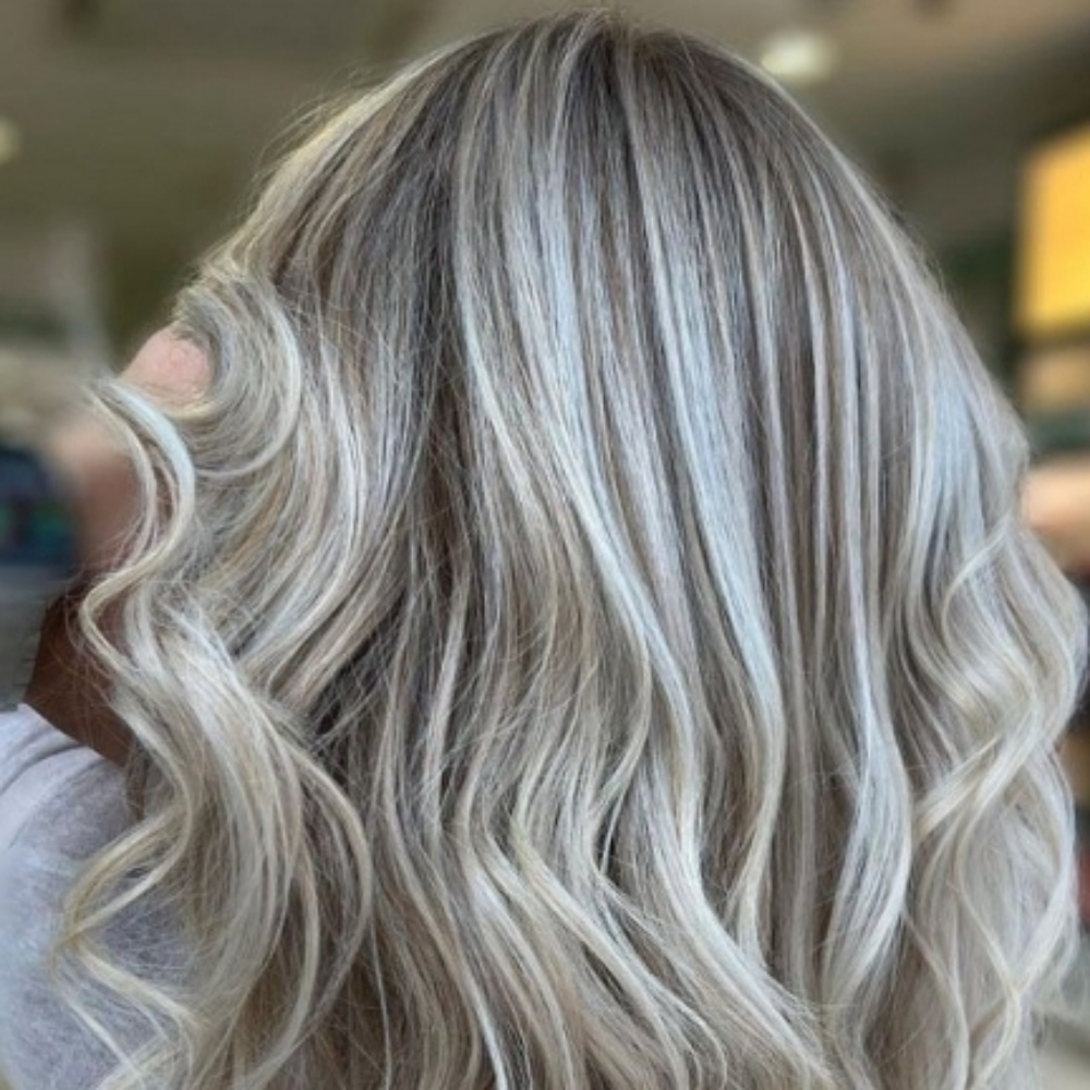 Full Highlight at Beauty And The Beard Salon in Mcminnville, TN