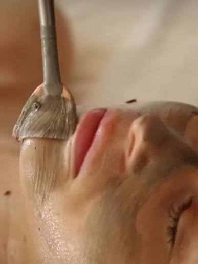 Seasonal Glow-Up Facial ✨🍁