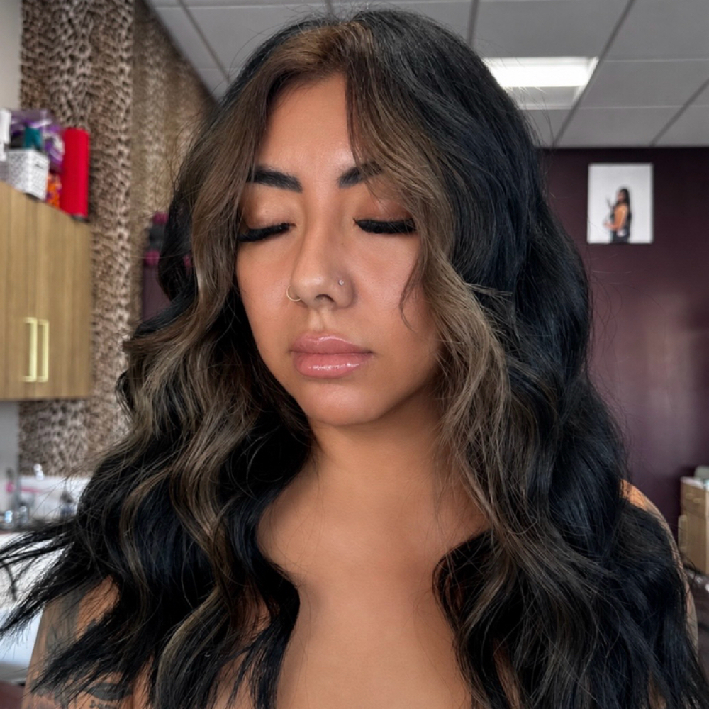 NS - Mini Highlight & Haircut at Jamie & Nautica Hair Co. in New Braunfels, TX
